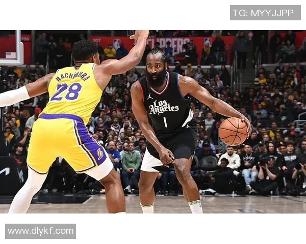 开拓者击败湖人，利拉德绝杀：篮球场上的逆袭奇迹